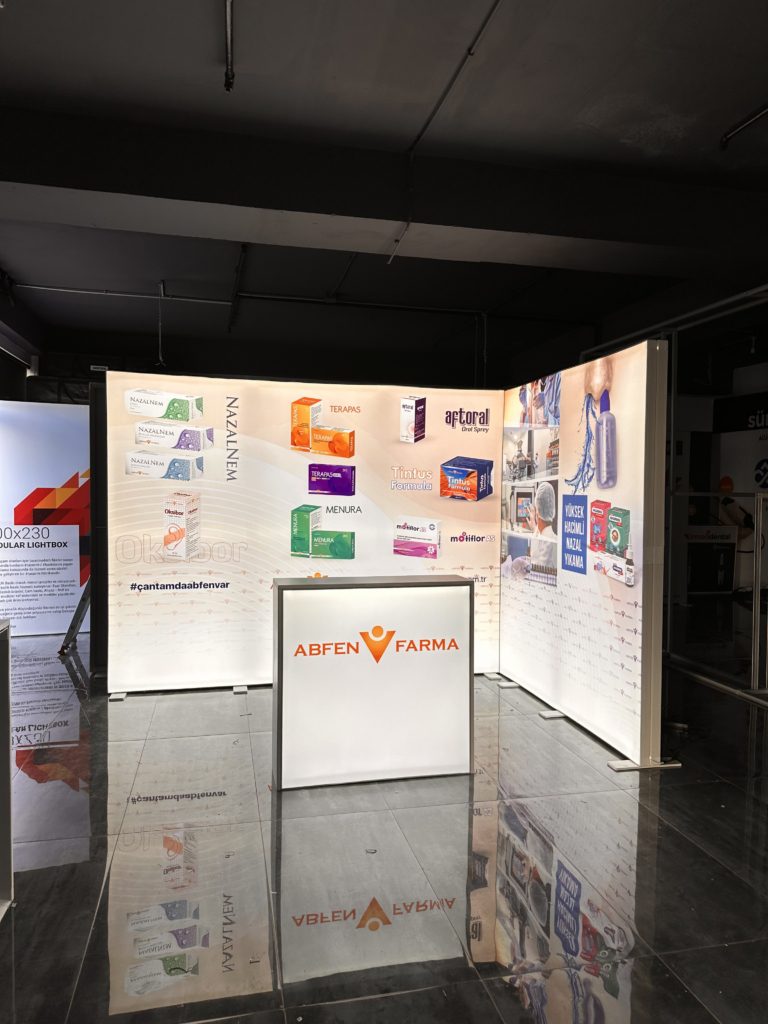 Abfen Farma DS Moduler Lightbox istanbul lightbox satilik stand pop stand orumcek stand rollup stand medikal stand amerika stand avrupa stand 2 scaled