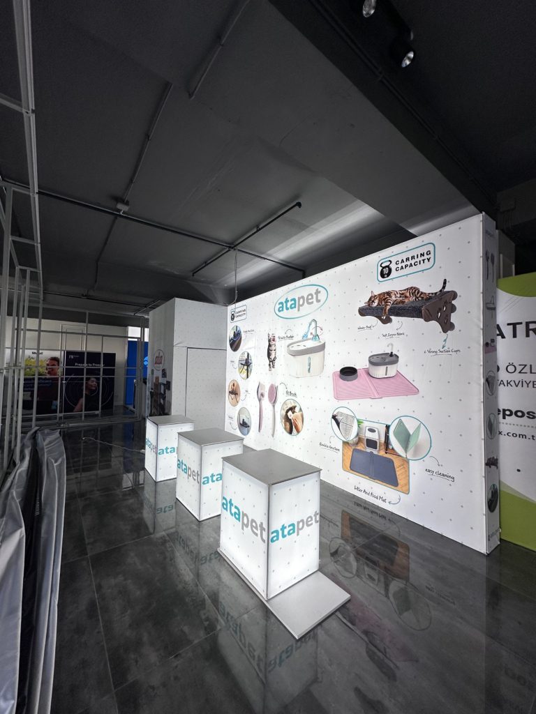 Atapet Moduler Lightbox Stand istanbul lightbox satilik stand pop stand orumcek stand rollup stand medikal stand amerika stand avrupa stand 8 scaled